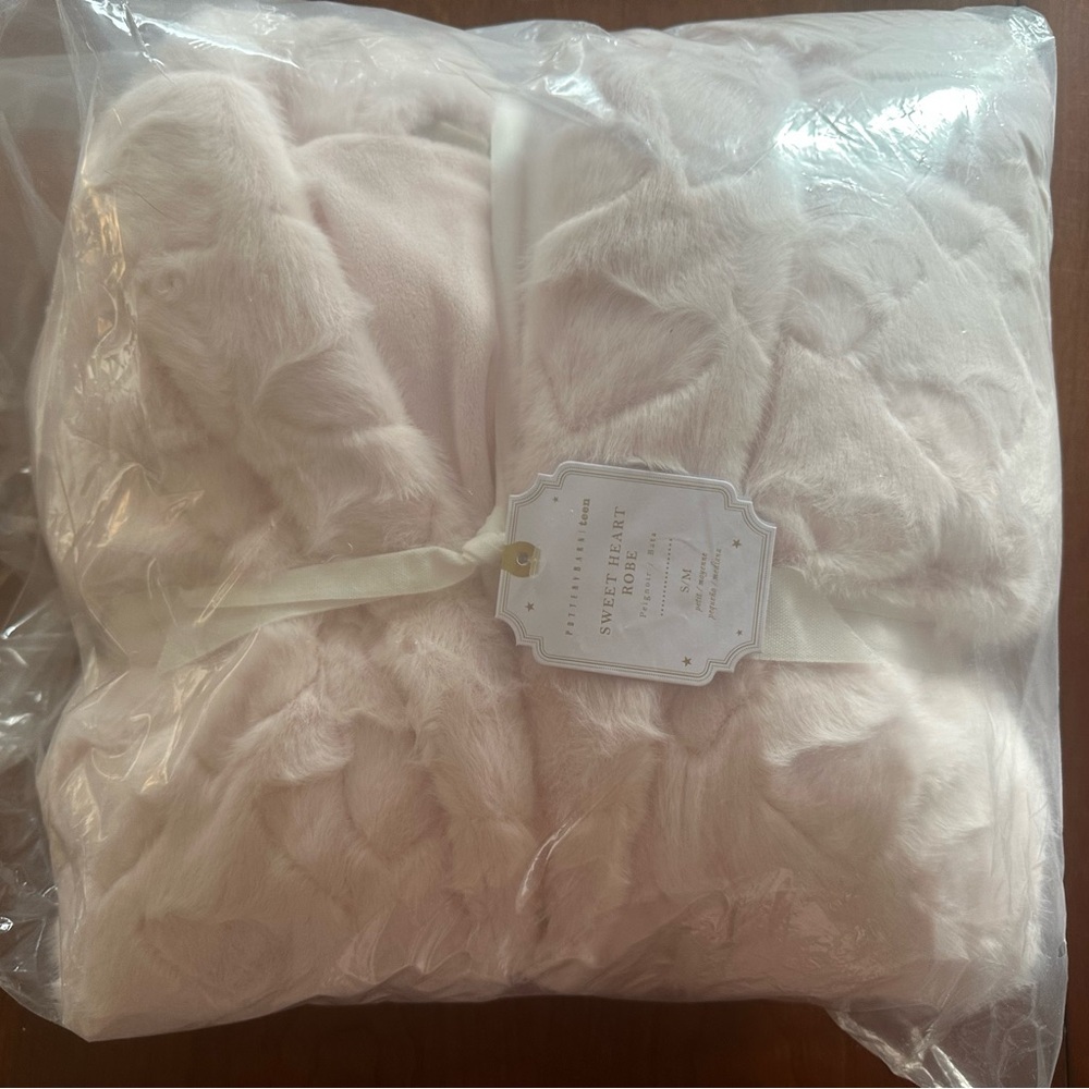 Pottery Barn Teen Sweet Heart Robe